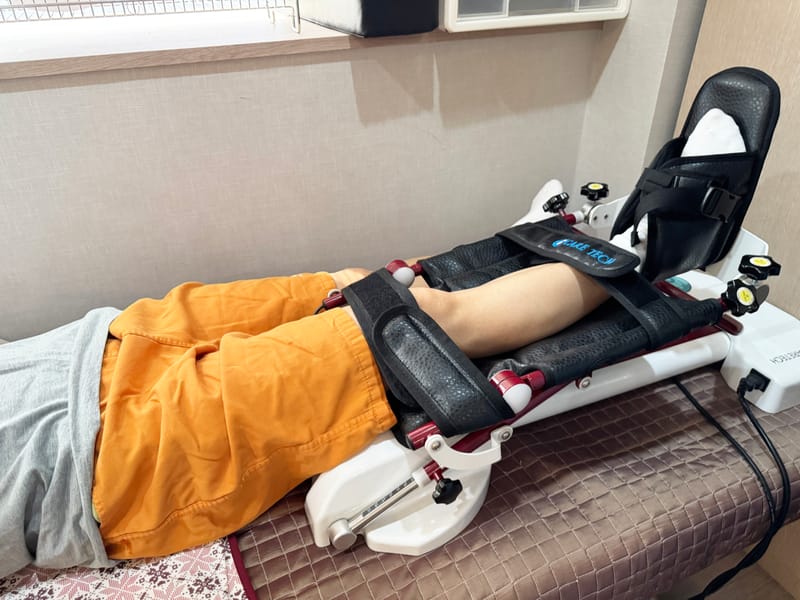 무릎 재활 CPM 장비를 적용한 모습